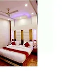 Pink City Backpackers